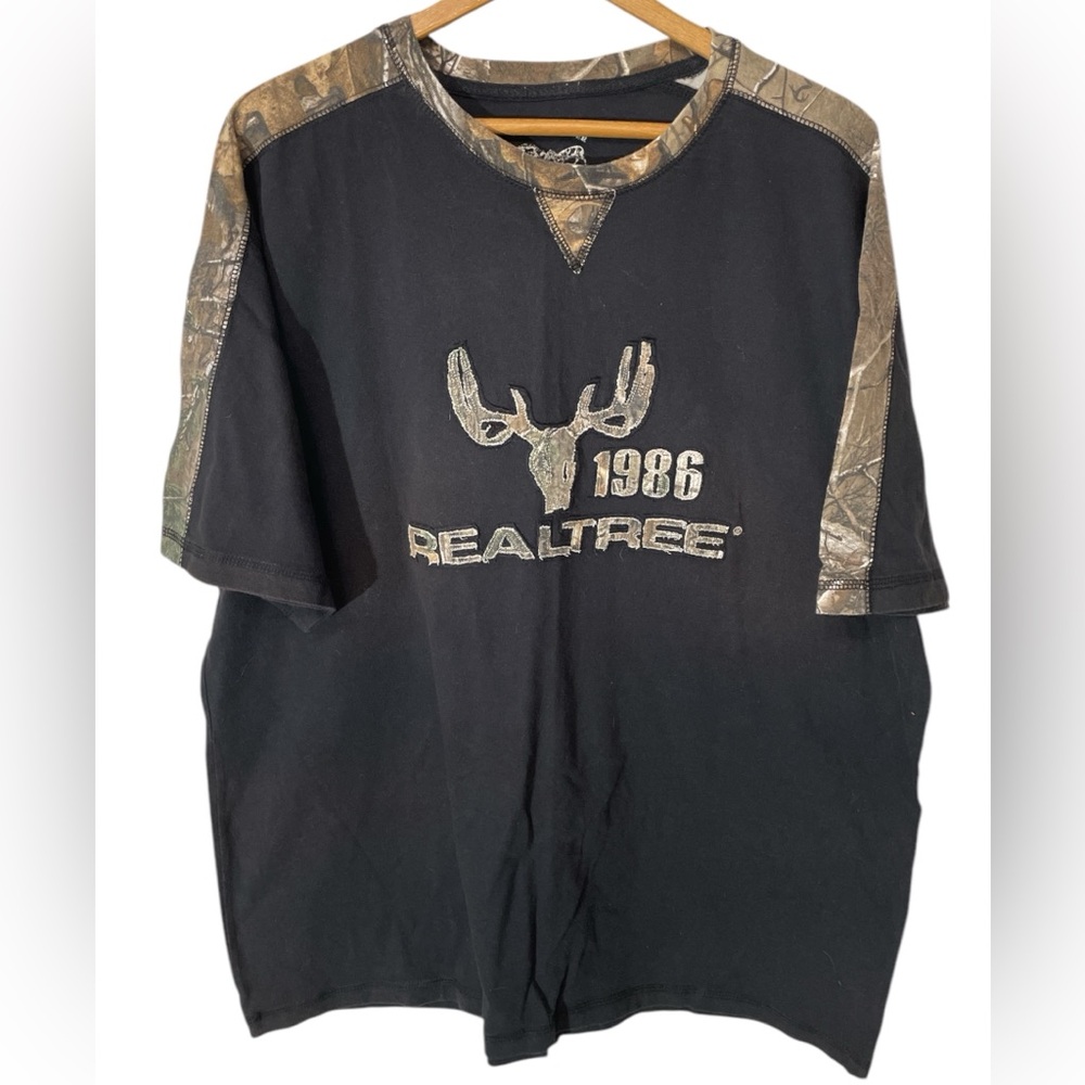 #GG29- Realtree men’s camo T shirt Buckhorn River XXL